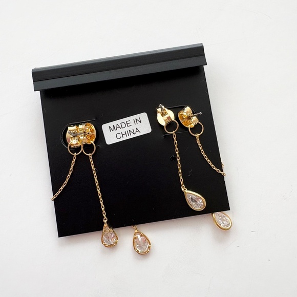 Noir NYC teardrop gold plated double swinger earrings - Picture 3 of 3